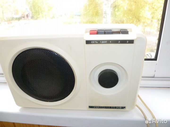 Радиоприёмник трёхпрограммный 