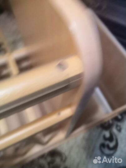 Детская кроватка с маятником и ящиком