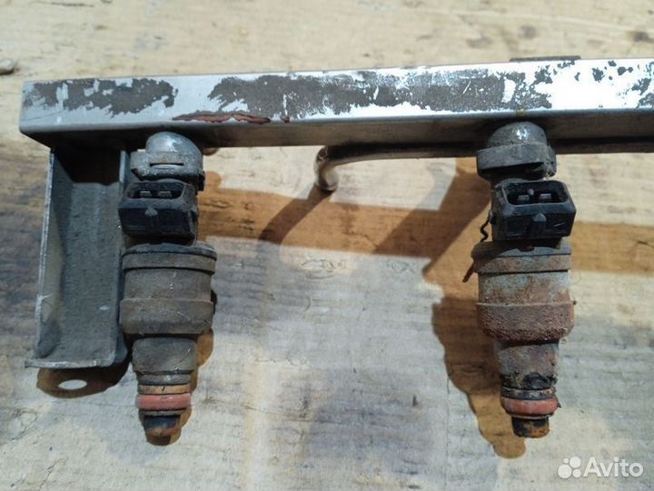 Рейка топливная (рампа) Opel Vectra