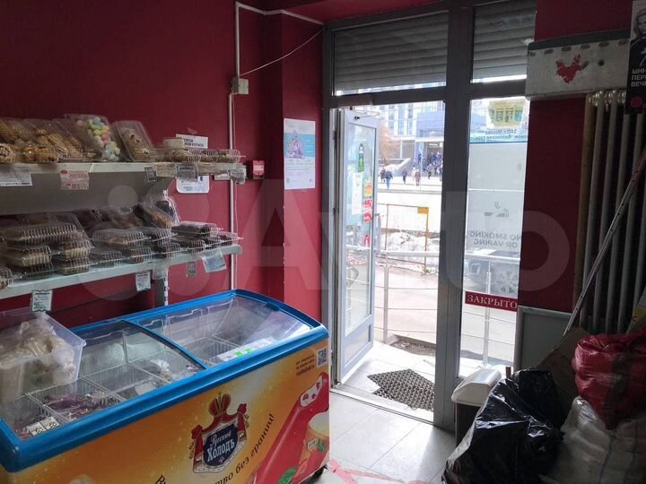 Свободного назначения, 41 м², 1 Этаж, Витрины