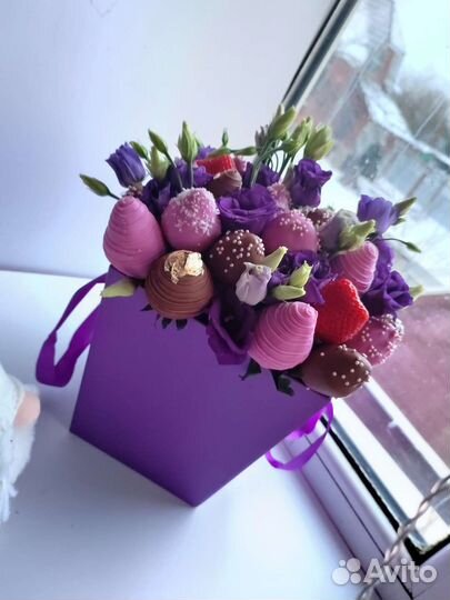 Клубника в шоколаде. Подарок