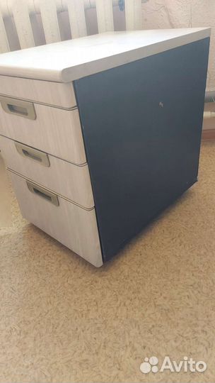 Тумба прикроватная