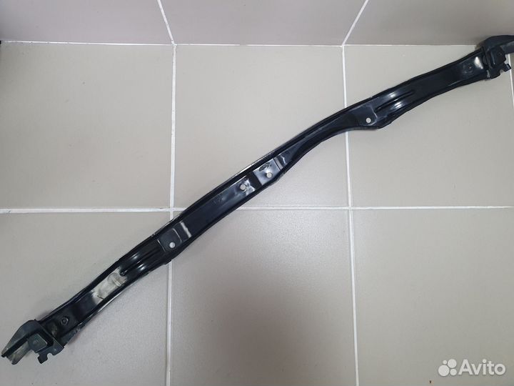 Усилитель бампера передний верхний Toyota Rav 4