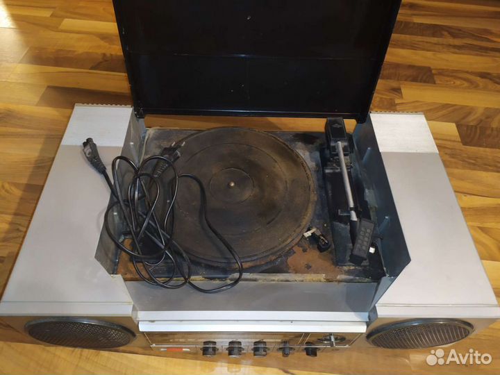 Проигрыватель винила вега 300