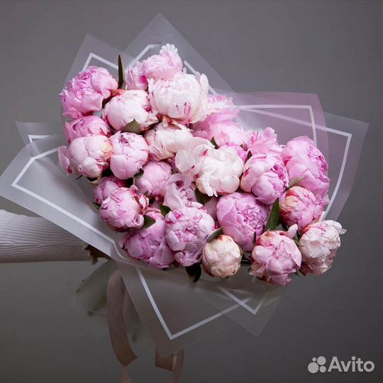 Большой букет из 25 пионов