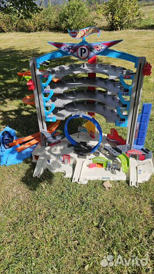 Трек гараж парковка Hot Wheels