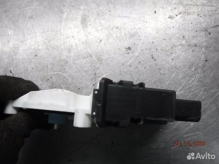 Мотор стеклоподъемника задний правый Volkswagen