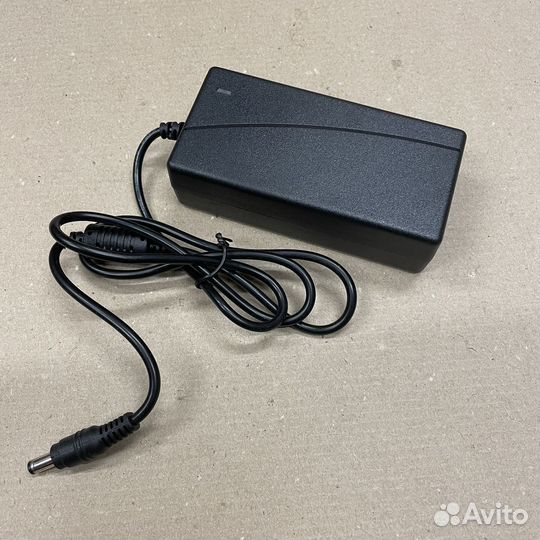 Адаптер питания LJH-1205 12В 5А