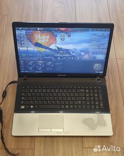 Большой Ноутбук Samsung 300E7A