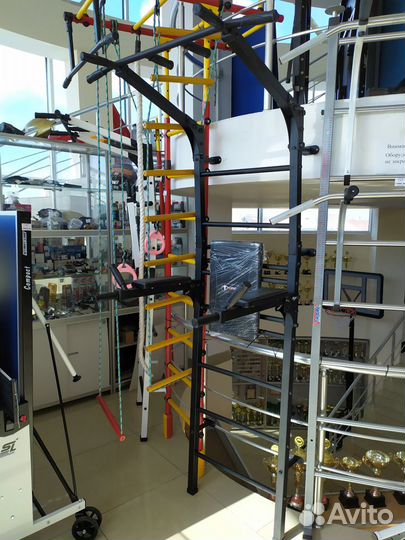 Пристенный спортивный комплекс