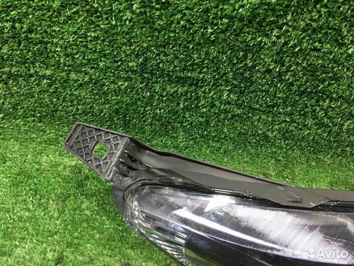 Фара Fiesta (13) R б\у все крепления целые