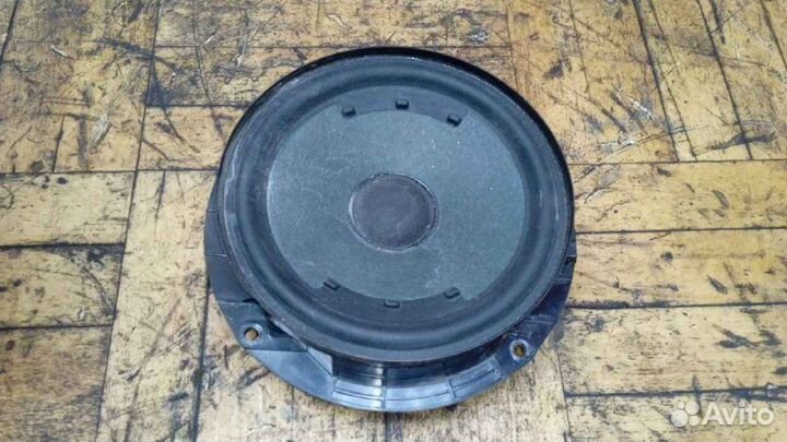Динамик двери передний правый Volkswagen Jetta