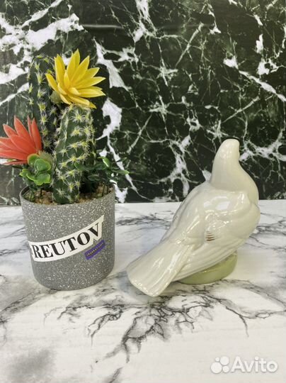 Фарфоровая статуэтка 