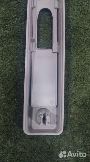 Обшивка правой стойки Peugeot Expert 2010