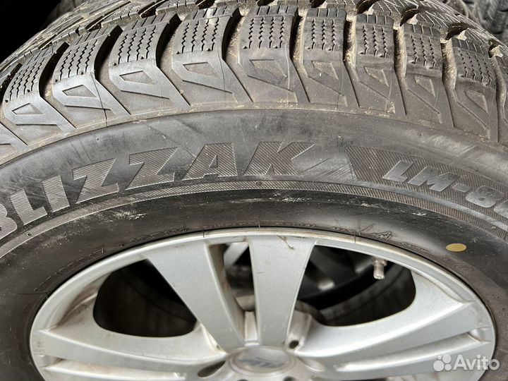 Bridgestone Blizzak LM-80 235/65 R17