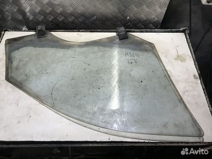 Стекло переднее левое Mercedes Benz W220