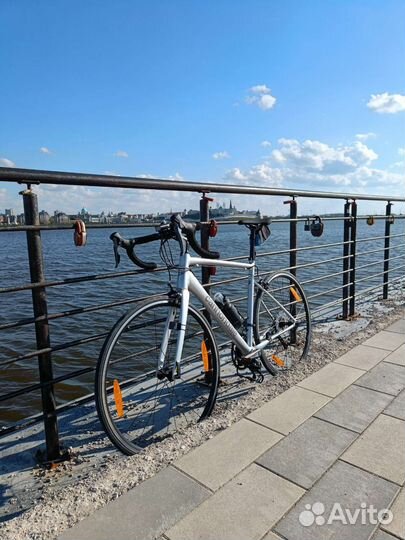 Шоссейный велосипед cannondale
