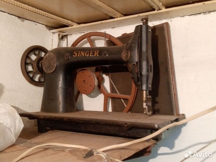 Швейная машинка зингер