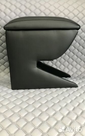 Подлокотник Skoda octavia A4 Tour