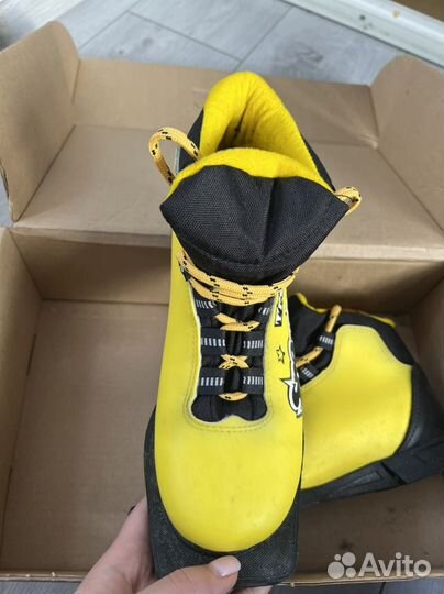 Лыжные ботинки