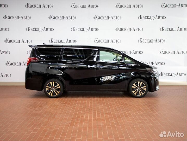 Toyota Alphard 3.5 AT, 2022