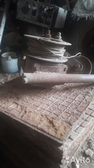 Домкрат подкатной 2т бу