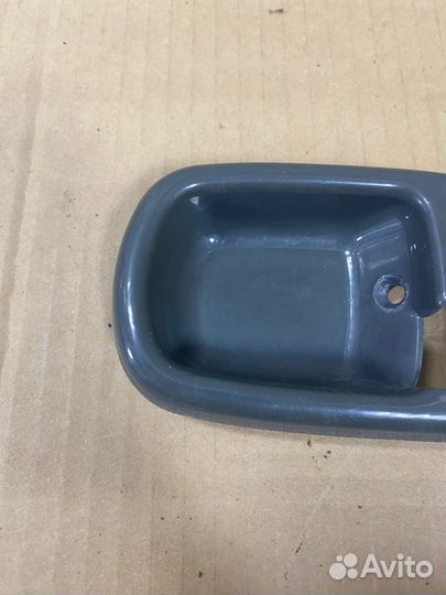 Накладка внутренней ручки двери передняя правая