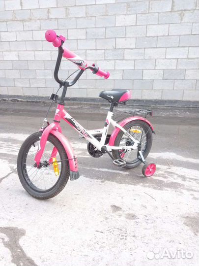 Детский велосипед и самокат