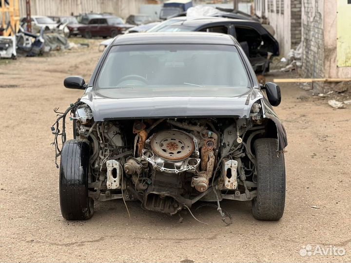 В разборе Nissan Skyline 35