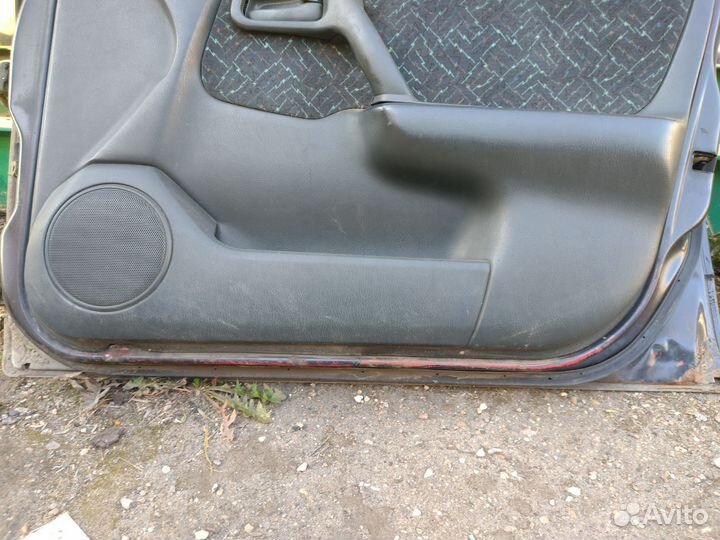 Дверь пассажирская Nissan Primera P11