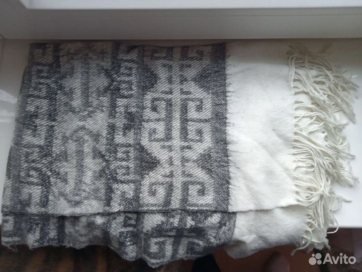 Шарфы и платочки