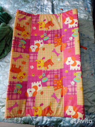 Пеленальная доска на кроватку