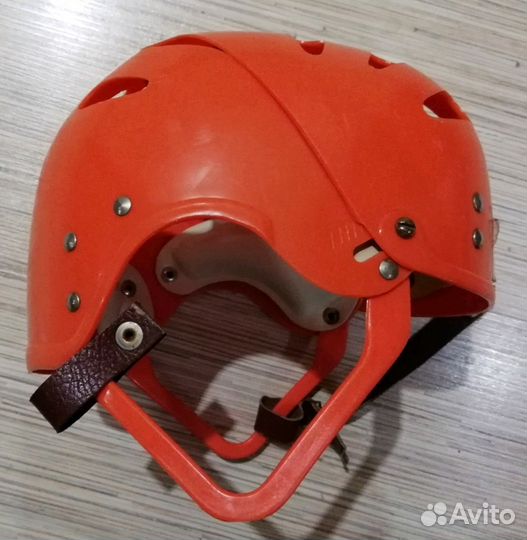 Раритетный хоккейный шлем