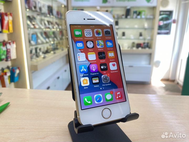 iPhone SE, 32 ГБ