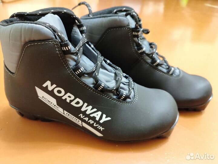 Лыжные ботинки 39