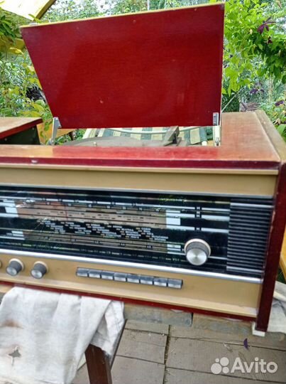 Радиола с проигрывателем