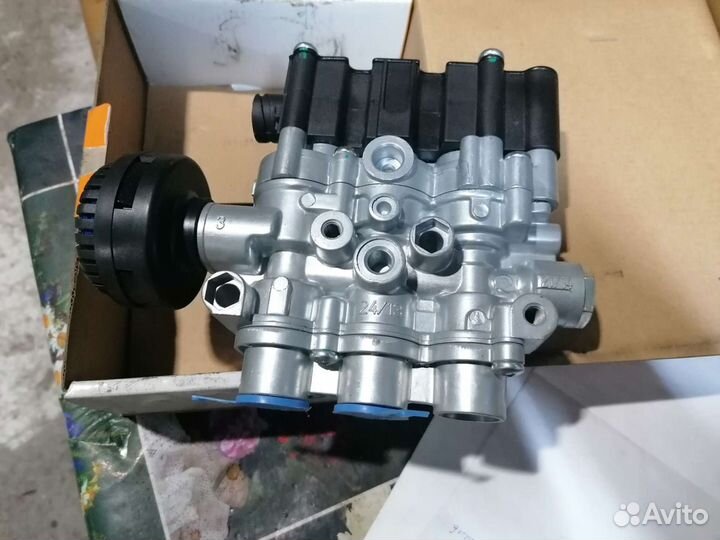 Кран уровня пола mercedes