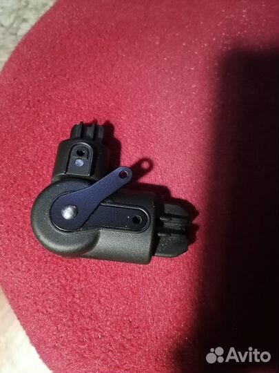 Шарнир регулирования ручки коляски