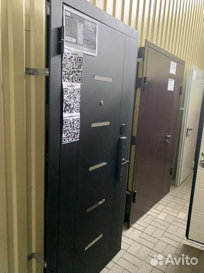 Гарда. Замок с отпечатком пальца