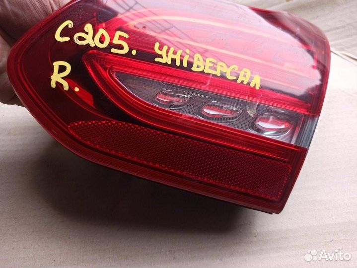 Фонарь крышки багажника правый Mercedes-Benz