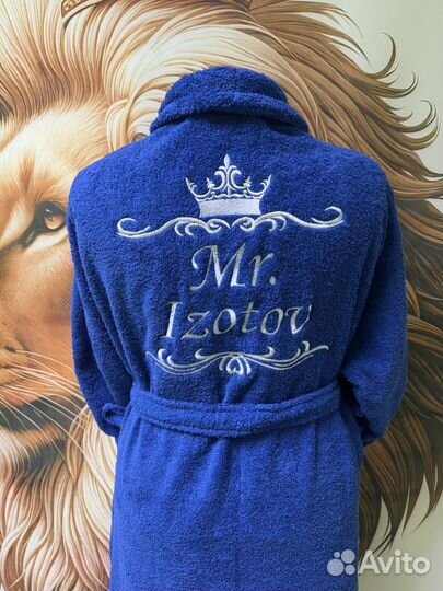 Мужской махровый халат с вышивкой на груди