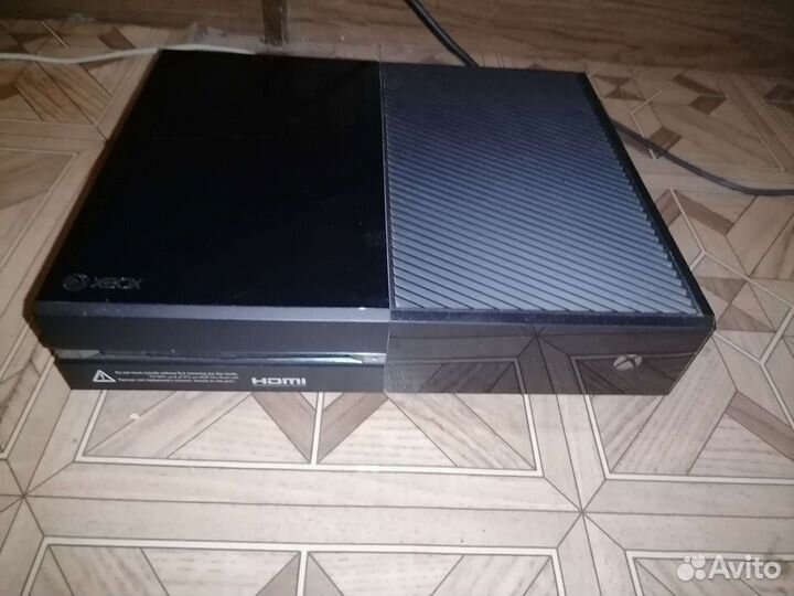 Xbox One 9 игр и 2 джойстика