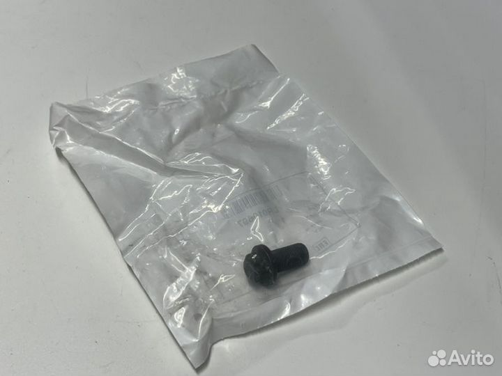 Болт С шестигранной головкой Land Rover