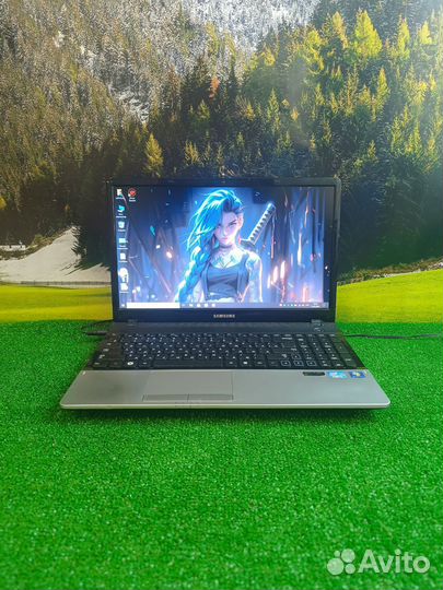 Неплохой ноутбук Samsung для игр и работы