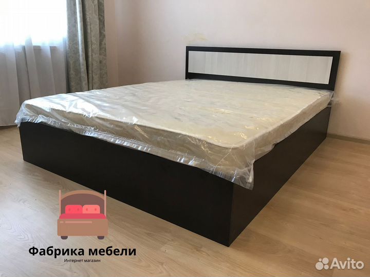 Кровать
