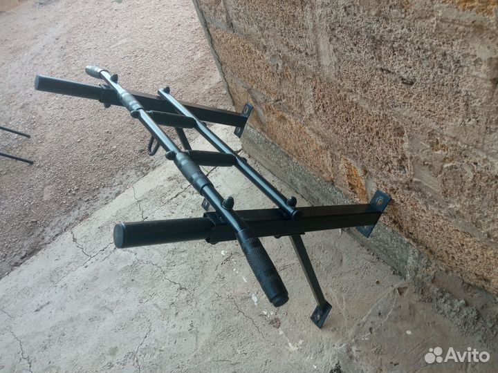 Турник настенный