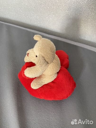 Игрушка Мишка с сердечком маленькая