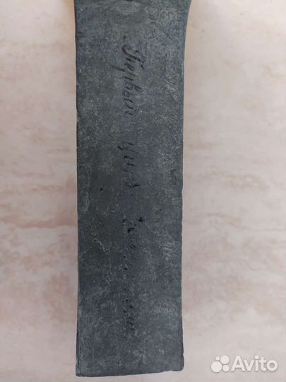 Памятная стелла производства цинка в Узбекистане