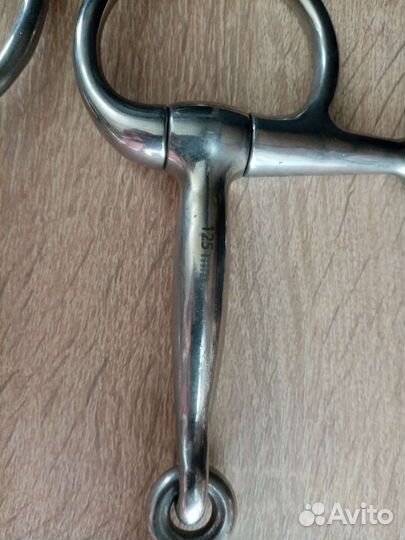 Трензель для лошади