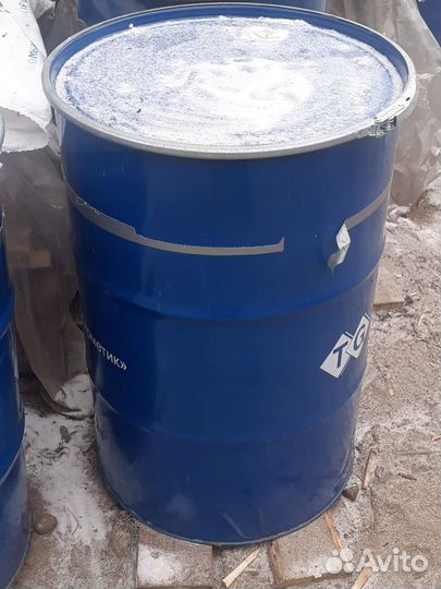 Продаю бочку. Выс. 870, диам. 570, с крыш 200 лит